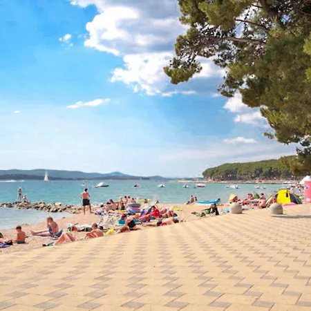 Frane By Interhome Lisane Tinjske