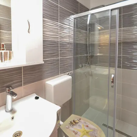 Dom wakacyjny Frane By Interhome