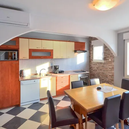 Frane By Interhome * Lisane Tinjske