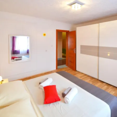 Frane By Interhome * Lisane Tinjske