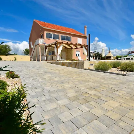 Dom wakacyjny Frane By Interhome