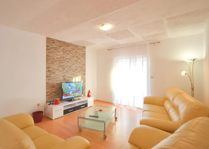 Frane By Interhome Ferienhaus Lisane Tinjske