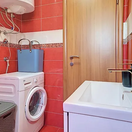 Ferienhaus Frane By Interhome Lisane Tinjske